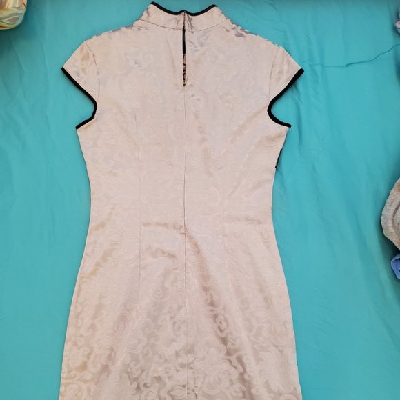 Dress - Picture 5 of 8